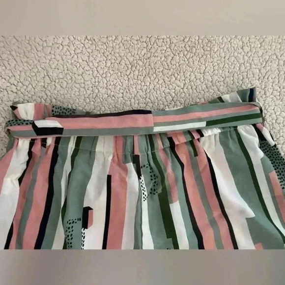 Striped Paperbag Waist Shorts with Tie Belt - Multicolor - Picture 7 of 10